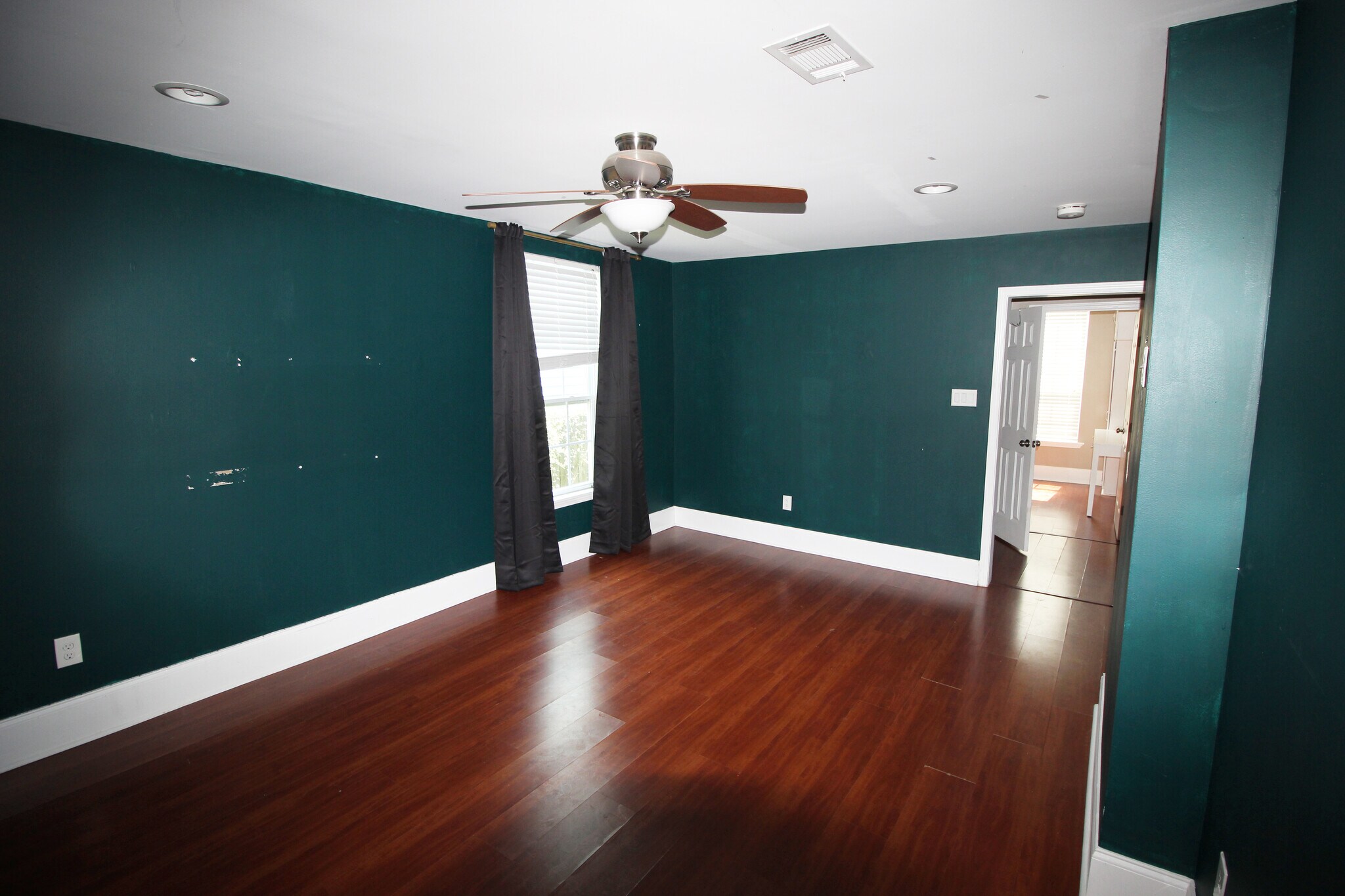 Building Photo - 3033 Toledano St