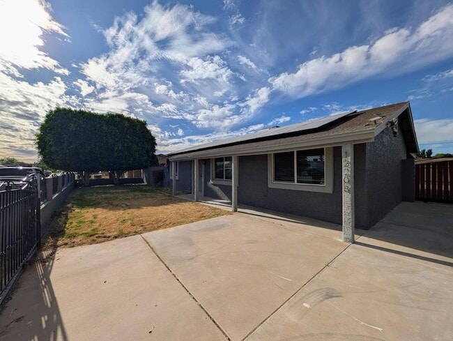 Building Photo - 13208 W Tuckey Ln