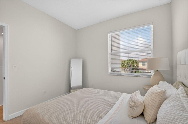 Building Photo - 4790 Navali Dr