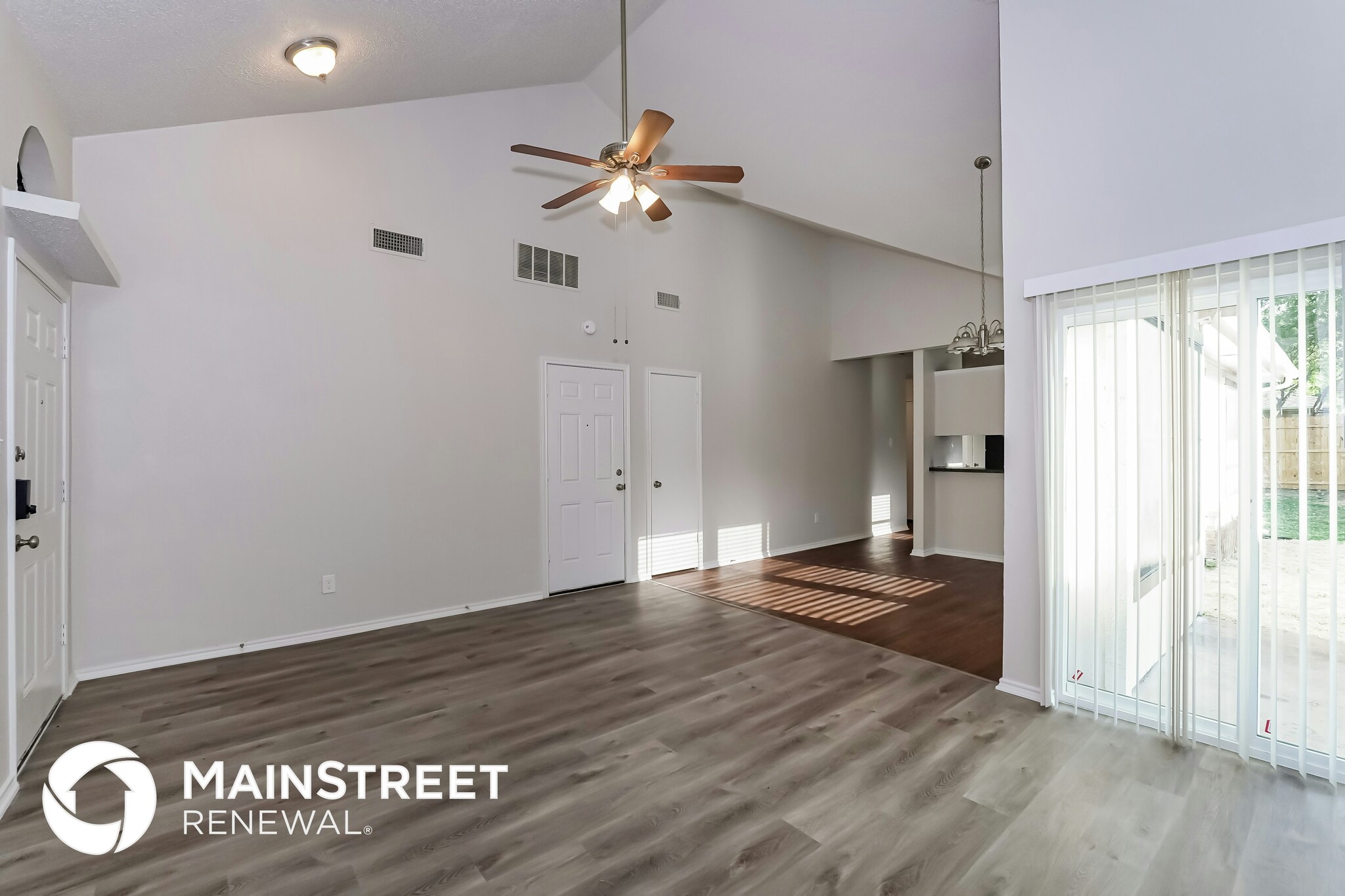 Building Photo - 223 Rodeo Dr