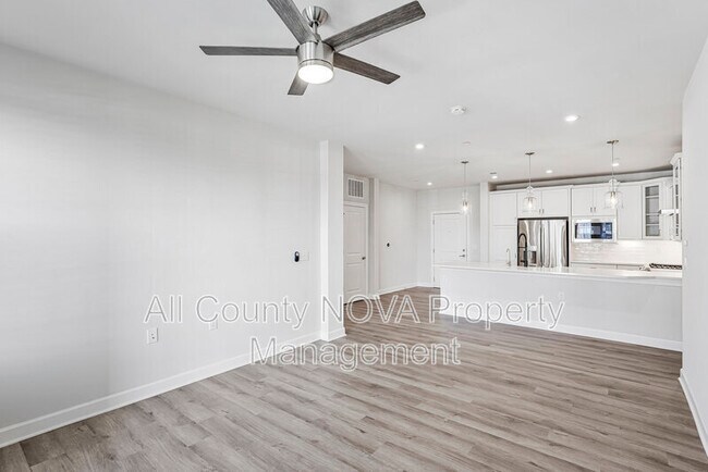 Building Photo - 3927 Fair Ridge Dr