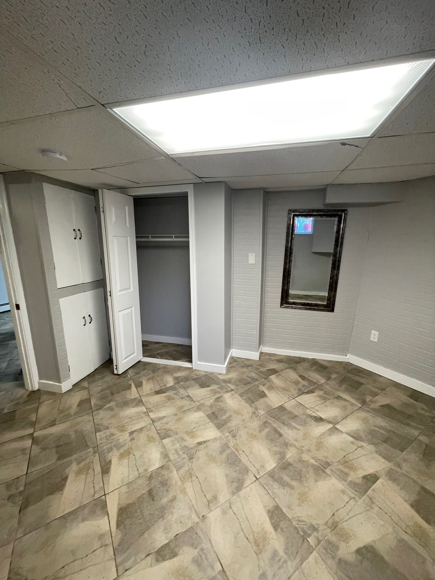 Building Photo - 96 Holland St