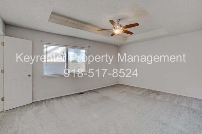 Building Photo - Beautiful 3 Bedroom, 2.5 Bath Condo in Canterbury!