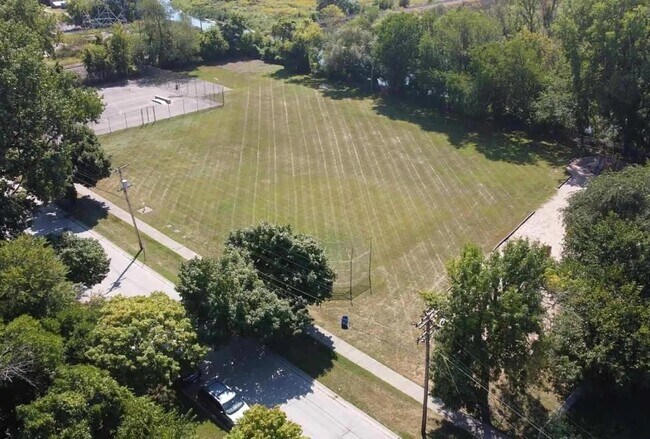 Building Photo - 3021 138th Pl