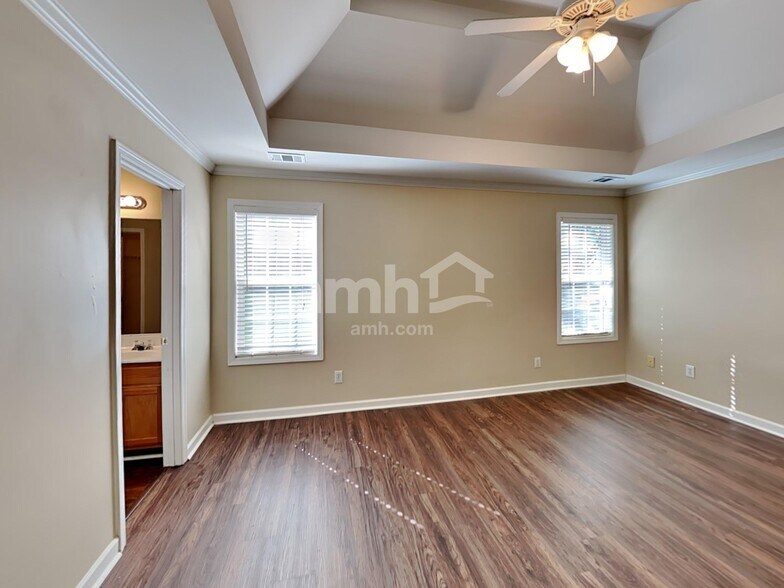 Building Photo - 111 Lexington Parke Dr