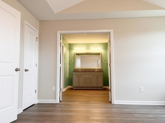 Building Photo - 720 Stilmore Dr