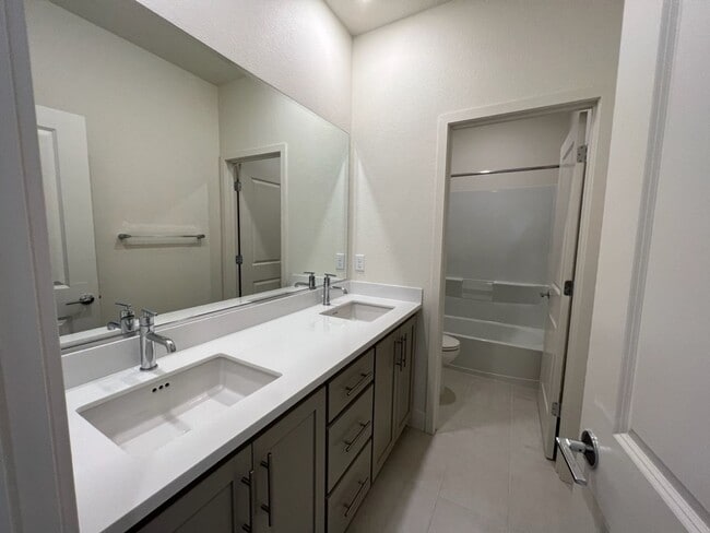 Building Photo - Newer Construction Home located in desirab...