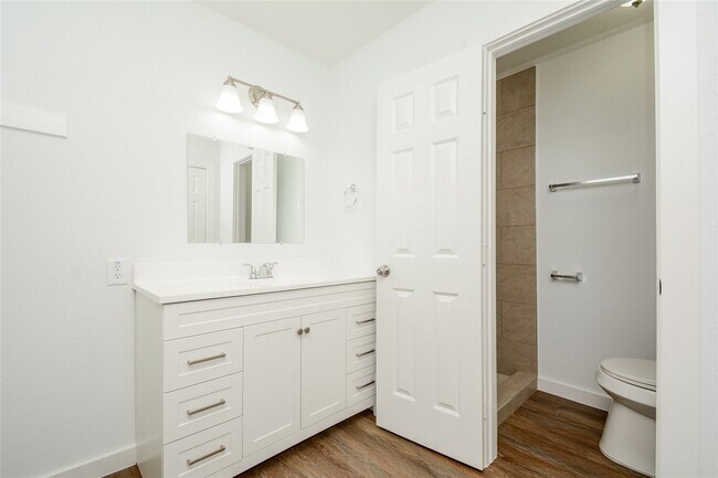 Building Photo - 4708 Los Angeles St