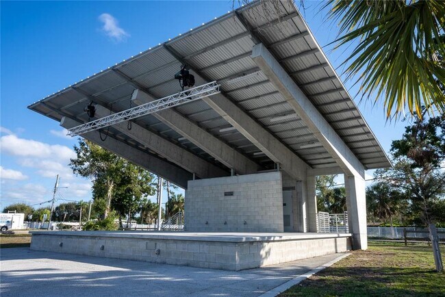 Building Photo - 9881 Bright Water Dr