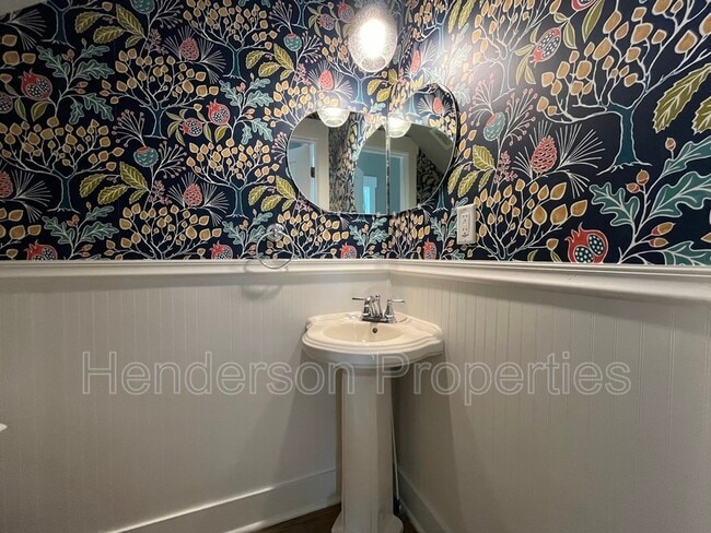 Building Photo - 705 Baldwin Ave