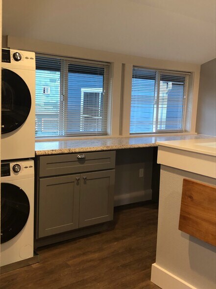Built in Desk and cabinets - 411 N L St