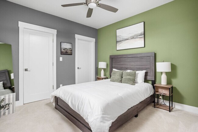 Building Photo - 1616 Pleasant St