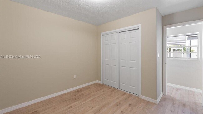 Building Photo - 7211 Shalimar St