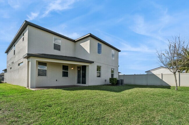Building Photo - Amazing 5/3.5/2 House in The Reserve at Pine Tree