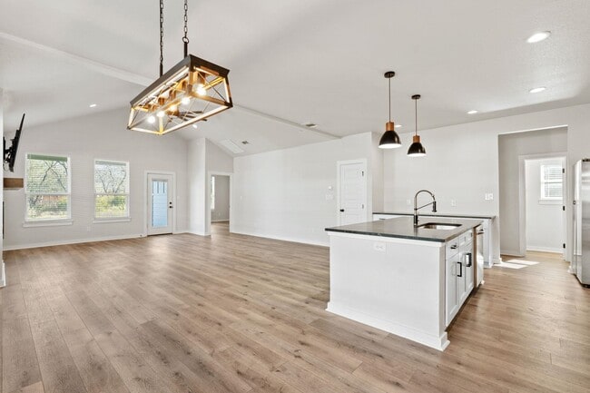 Building Photo - 853 Cypress Ln