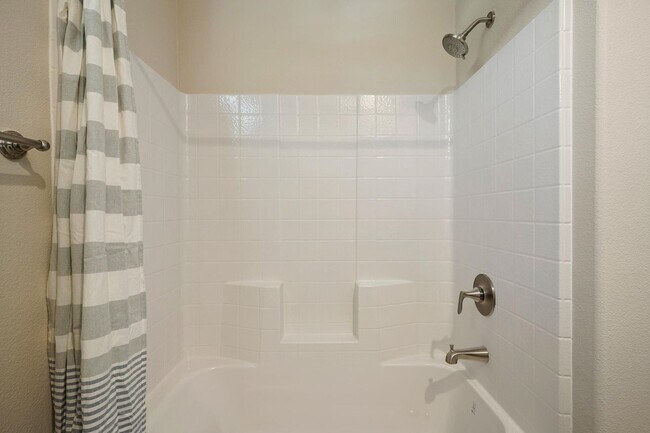 Building Photo - 3 Bed 2 Bath Brand New - Single level