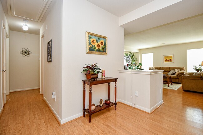 Building Photo - 18114 Waverly Hollow Ln