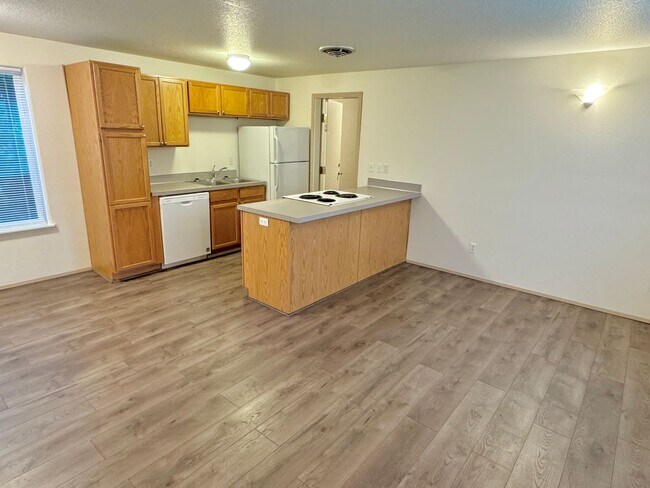 Building Photo - ROMAA01