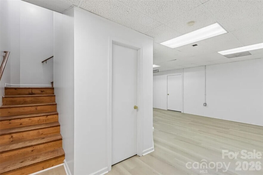 Building Photo - 3010 Eaker Dr