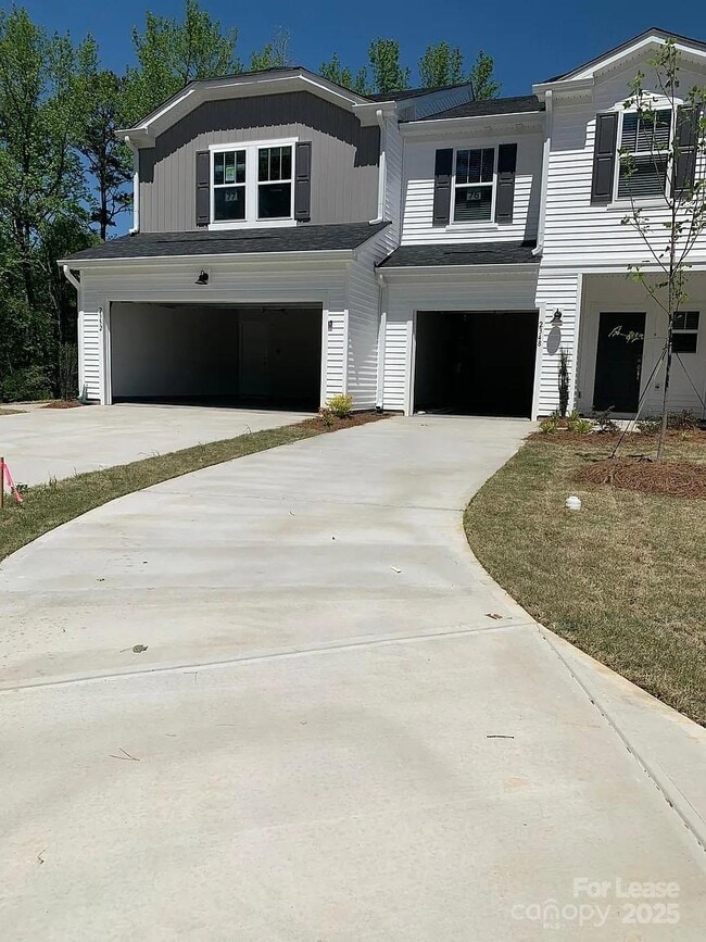 Building Photo - 2348 Belterra Dr