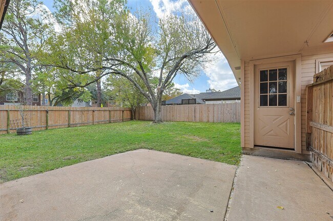 Building Photo - 15403 Redbud Leaf Ln