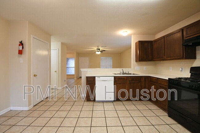 Building Photo - 8611 Texas Acorn Ave