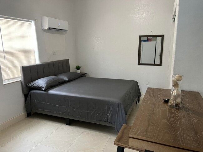 Building Photo - 445 NE 109th St