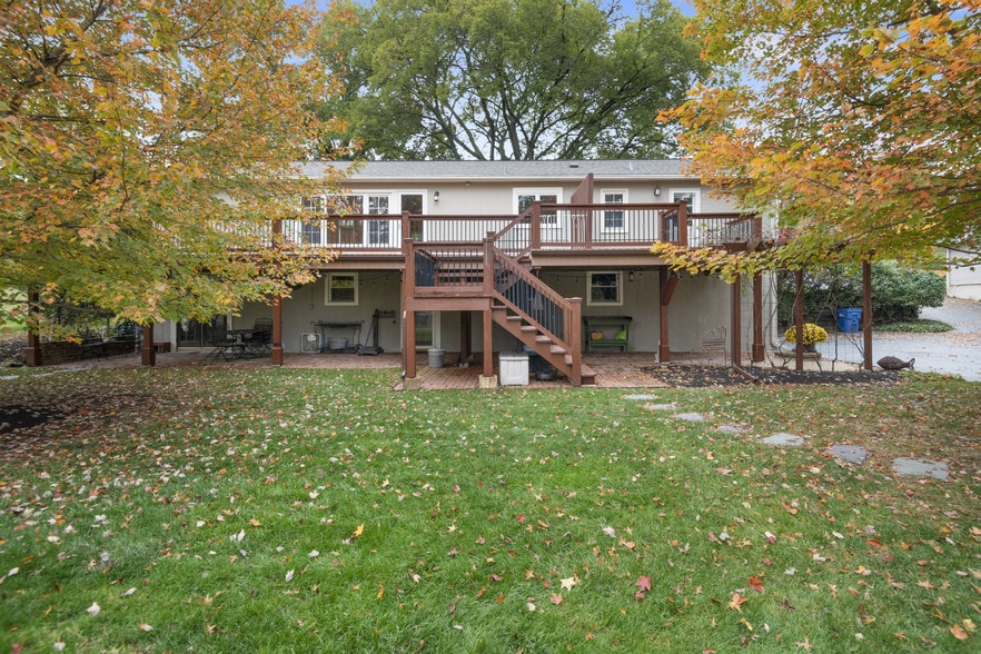 Back/Deck - 755 Weidman Rd