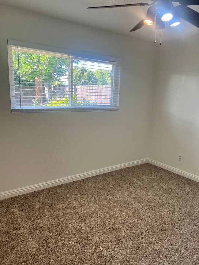 Building Photo - Welcome to the East Whittier 3 Bedroom House.