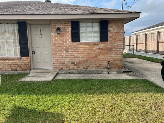 Primary Photo - 2222 Bartolo St