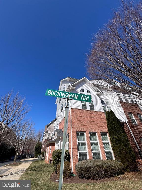 Building Photo - 19400 Buckingham Way