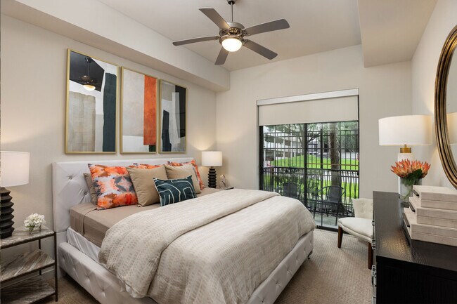 Building Photo - Elegant 2/2 Apt – Modern Living at Its Best!