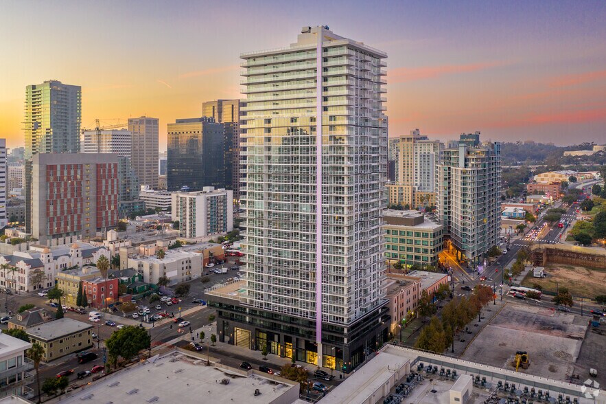 Pinnacle Broadway 1150 E St San Diego CA 92101 Apartment Finder