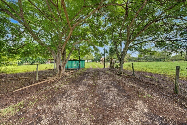 Building Photo - 15365 SW 206th Ave