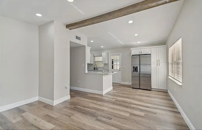 Building Photo - 1914 E Crenshaw St