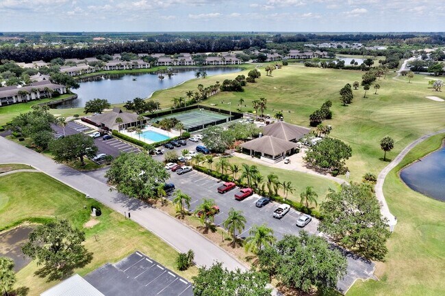 Building Photo - 18 Plantation Dr