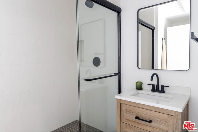 Building Photo - 623 Mariposa Ave