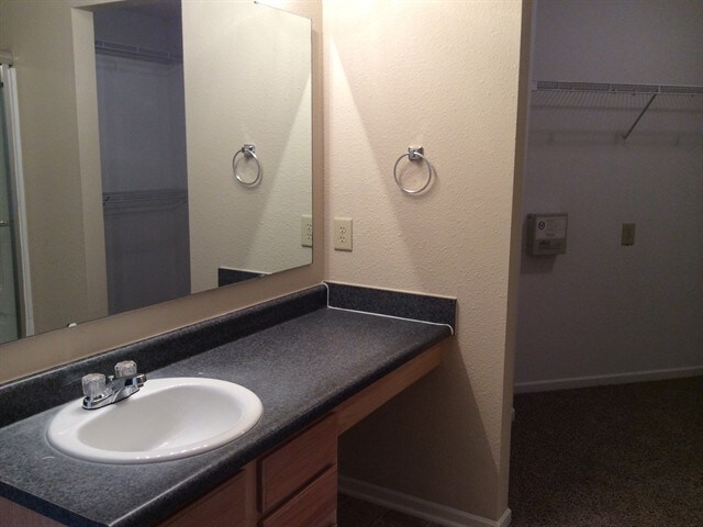 Building Photo - 12897 E 131st St