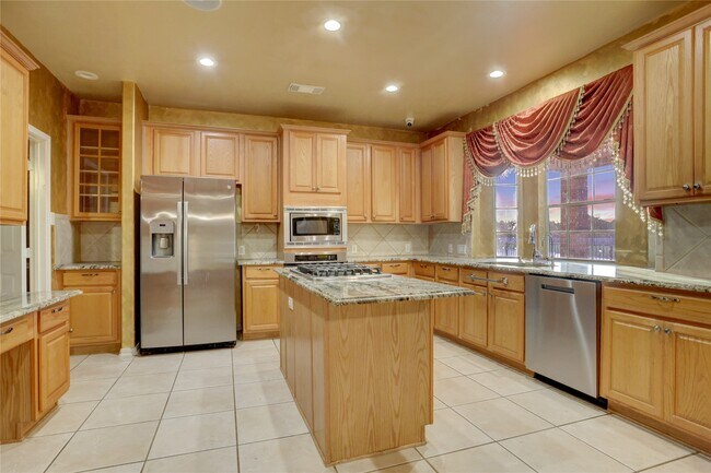 Building Photo - 2707 Sterling Fields Dr