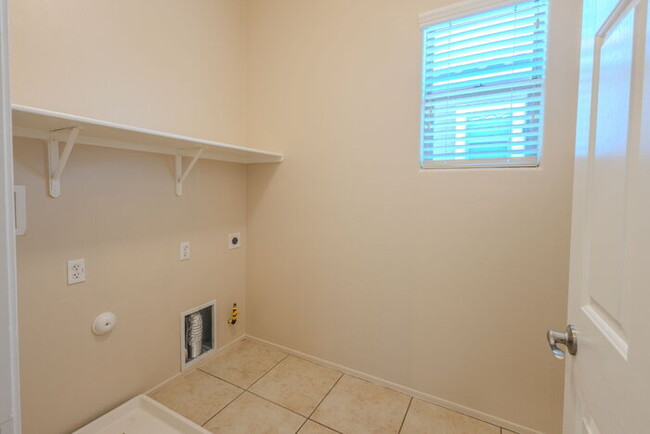 Building Photo - Beautiful Rancho Sahuarita Community