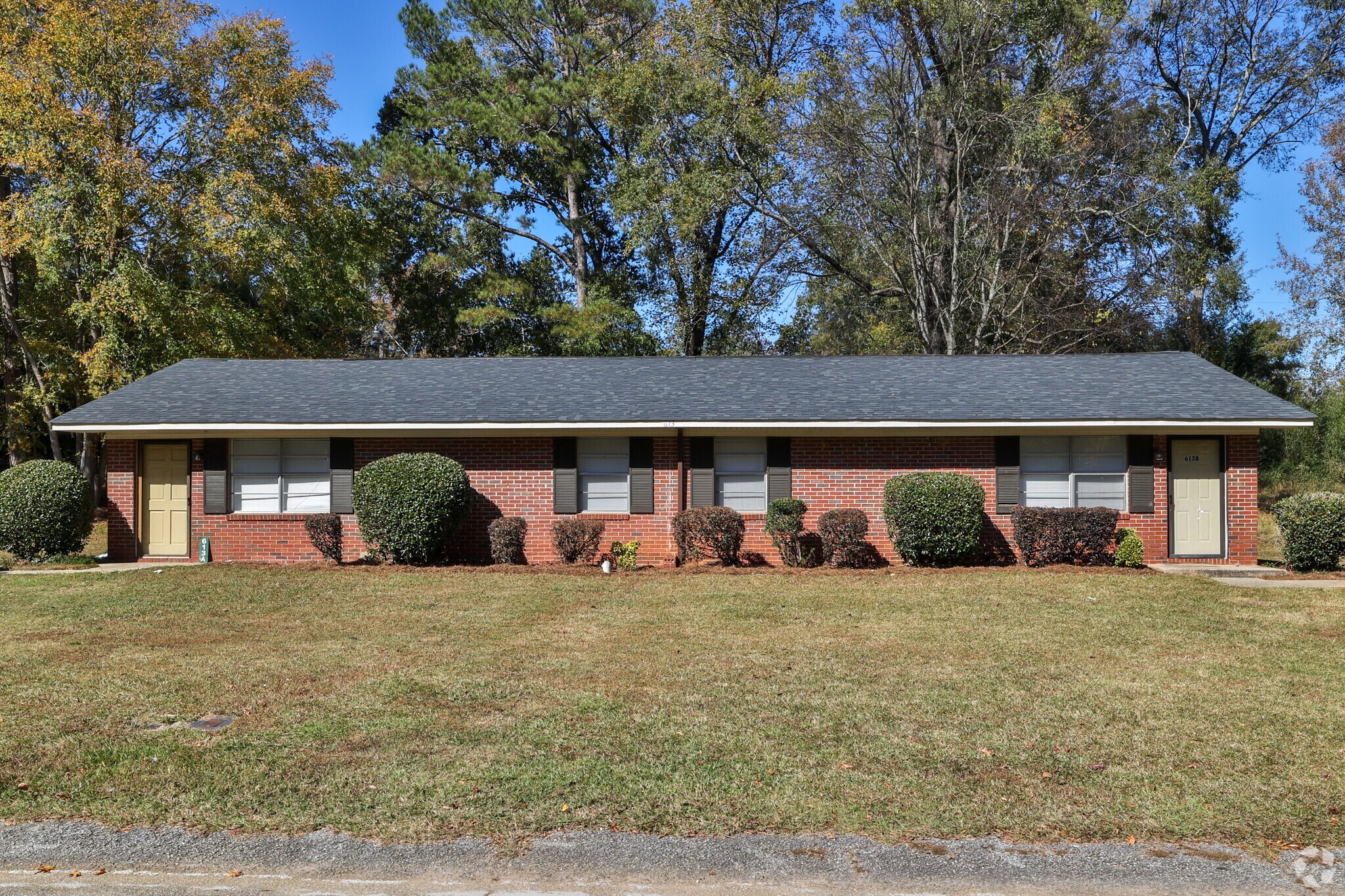 Building Photo - Trakas Avenue