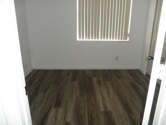 Building Photo - 798 Summit Lake Dr