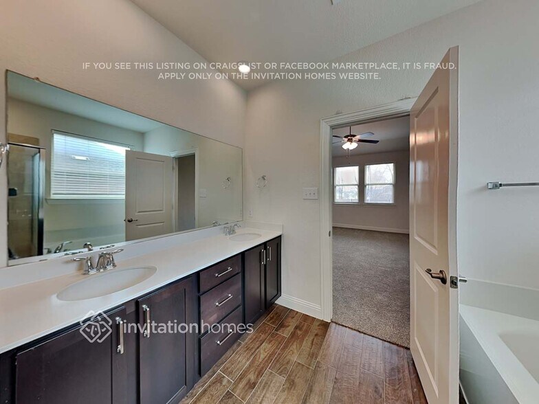 Building Photo - 3112 Aransas Ave