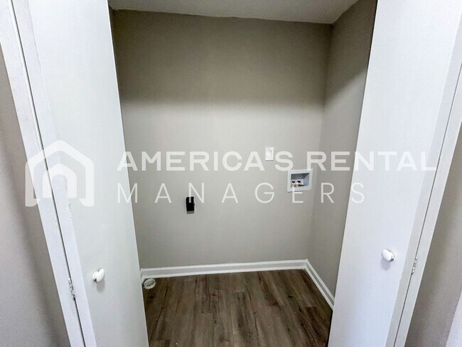 Building Photo - MOVE IN SPECIAL!!! - Home for rent in Adamsville! - Sign a lease by 4/15 to get HALF OFF YOUR FIR...