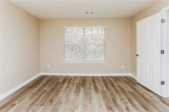 Building Photo - 5150 Rock Pl Dr SW