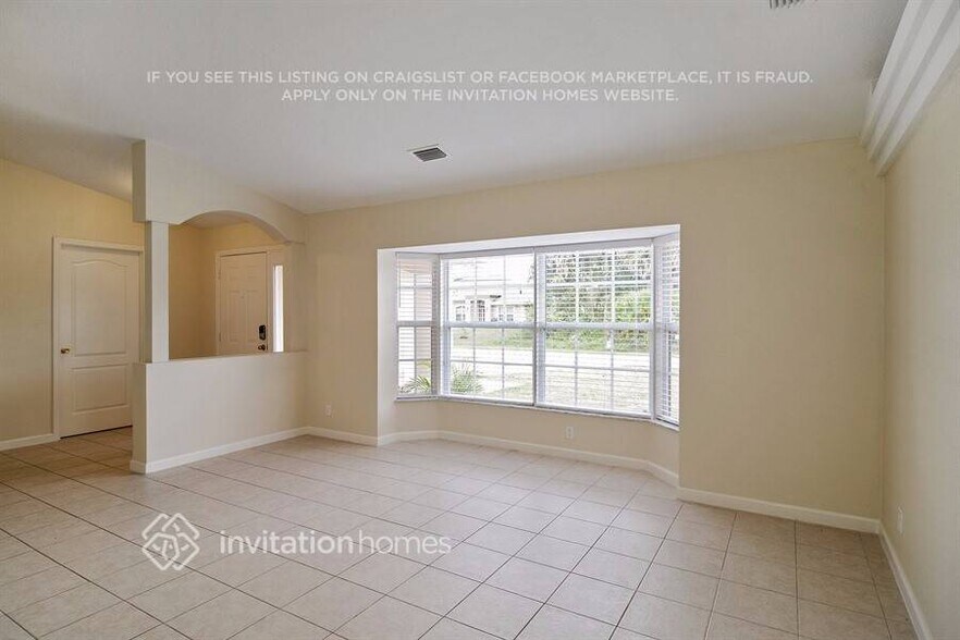 Building Photo - 1070 SW Aurelia Ave