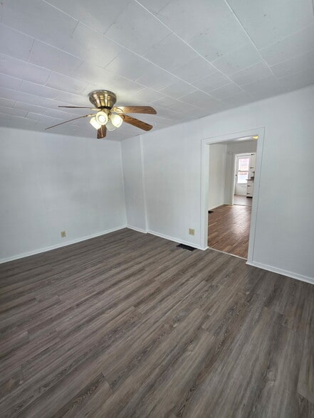 Building Photo - 825 Garfield Ave