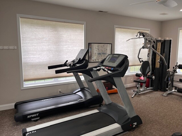 Building Photo - 2002 Larson Dr