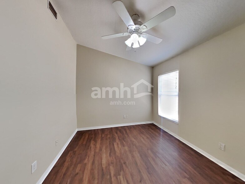 Building Photo - 10440 Blackmore Dr