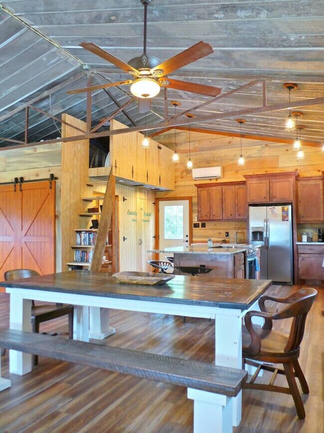 Building Photo - 8625 Grassbur Rd